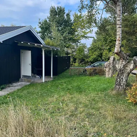 Vakantiehuis Bright Near Melby's Preserved Fields